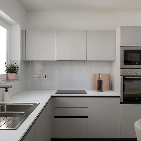 公寓 Modern 2br With Outside Furniture - Close To Sliema, Saint Julians & Valletta