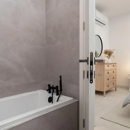 Modern 2br With Outside Furniture - Close To Sliema, Saint Julians & Valletta Apartamento *