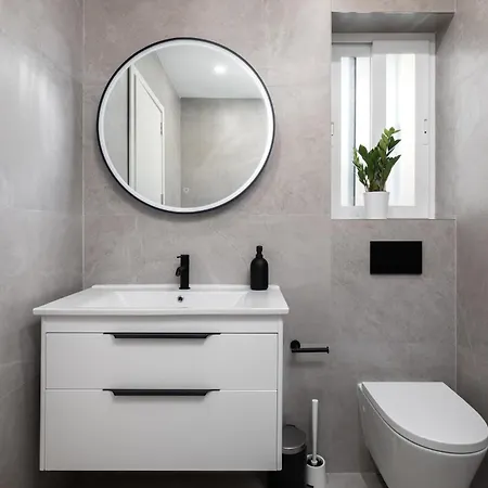 Modern 2br With Outside Furniture - Close To Sliema, Saint Julians & Valletta *