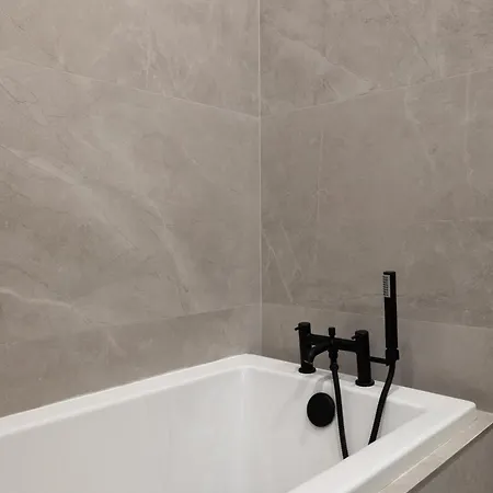 Modern 2br With Outside Furniture - Close To Sliema, Saint Julians & Valletta Msida