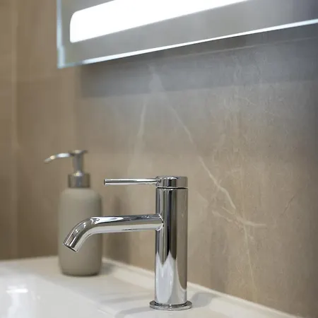 Apartament Modern 2br With Outside Furniture - Close To Sliema, Saint Julians & Valletta *