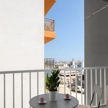 Apartament Modern 2br With Outside Furniture - Close To Sliema, Saint Julians & Valletta *